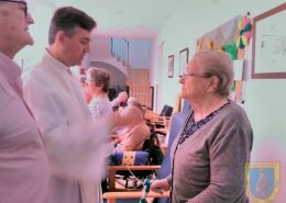 Unción de enfermos en la residencia Madre